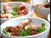 Салат с пармской ветчиной