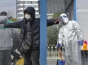 Кількість померлих від коронавірусу в Китаї зросла до 2592 людини