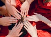 На дизайн нігтів у такому віці слід поглянути по-новому