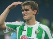 Принадлежит "Днепру", играет в "Карпатах", идет в "Металлист"? 