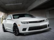 Chevrolet снижает цену 2015 Camaro Z/28