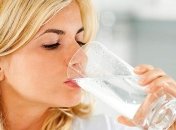 Кардиологи посоветовали, сколько воды нужно пить гипертоникам