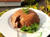 Незвичайний десерт із шоколаду та яблук