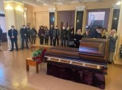 С нардепом прощались в помещении филармонии