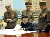 Жители КНДР массово выходят на улицы, чтобы поддержать Ким Чен Ына