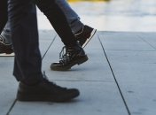 Принцу ні слова: лайфхаки, завдяки яким ви влізете у будь-яке взуття