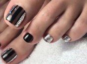 Педикюр 2019: дерзкий и брутальный черный дизайн