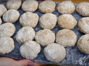 Напівготові котлети теж можна зробити смачнішими