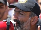 Армянский оппозиционер оказался единственным кандидатом на пост премьера