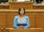 Новоизбранный президент Эстонии принесла присягу