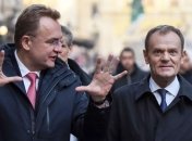 Туск получил диплом "Почетного доктора" в одном из Львовских университетов