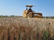 Польові роботи на Харківщині - після розмінування та під звуки вибухів