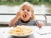 Толстых детей будут отбирать у родителей