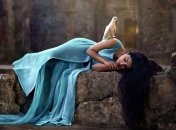 Медики назвали правильные позы для сна