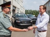 США передали Нацгвардии пять пикапов