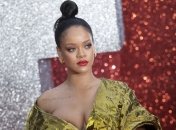 Рианна засветила свои роскошные формы в сексуальном нижнем белье (Фото)