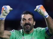 Буффон установил рекорд по количеству минут, проведенных за "Ювентус" в Серии А