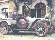 Перші авто в Україні з'явились наприкінці 19 століття