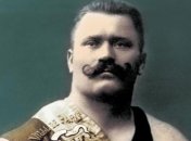 В Феодосии установят памятник легендарному борцу