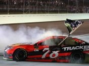 Чемпионом NASCAR Cup - 2017 впервые в карьере стал Мартин Труэкс-младший