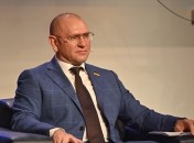 У Евгения Шевченко юридическое образование