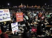 Вопреки призывам властей: в Таиланде десятки тысяч протестующих потребовали демократических реформ