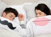 О чем говорит любимая поза мужчины в постели