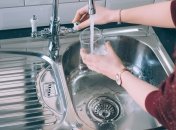 Как прочистить раковину от засора - лайфхак