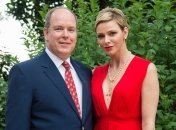 Князь Монако отпраздновал 61-летие с 41-летней женой и детьми