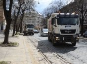 Онур ремонтирует улицу Степана Бандеры