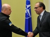 Турчинов встретился с замгенсека НАТО, обсудили ситуацию на Донбассе