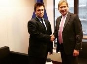 Климкин обсудил с еврокомиссаром Ханом ситуацию на Донбассе 
