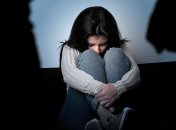 Кулаки травмируют тело, а слова – душу: на сайте "Мені здається" все больше драматических историй