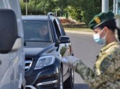 На кордоні документи у чоловіків ретельно перевірятимуть