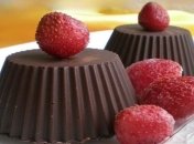 Шоколадные корзинки с клубникой и сливками