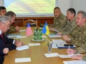 Муженко и советник из США обсудили изменения в украинской армии