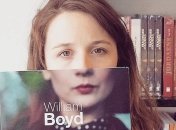 Любимая работа: как сотрудники книжного магазина развлекаются в обеденный перерыв (Фото) 