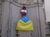 Брюссельского мальчика переодели в украинского козака