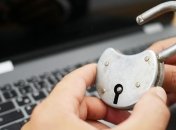 СМИ: почту Макрона взломали российские хакеры