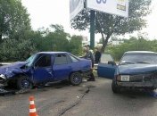 В Запорожье произошло "тройное ДТП", есть пострадавшие