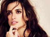 Пенелопа Крус обескуражила роскошным нарядом 