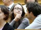 Кабмин повысил уровень базовой стипендии для студентов