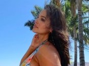 Эшли Грэм в купальниках: первая фотосессия после родов (Фото)