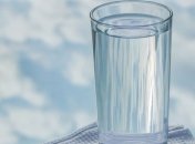 Почему полезно пить воду утром натощак