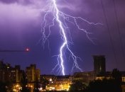 Спасатели предупреждают о грозах по всей стране