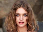 Наталья Водянова опубликовала фото своего пятого ребенка