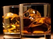 В Киеве обнаружили склад с поддельным элитным алкоголем 