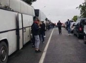 На украинско-венгерской границе застряли в очередях сотни машин