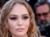 Папарацци застали Лили Роуз-Депп без бюстгальтера 