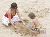 Пляжный отдых Пенелопы Крус с детьми (ФОТО)